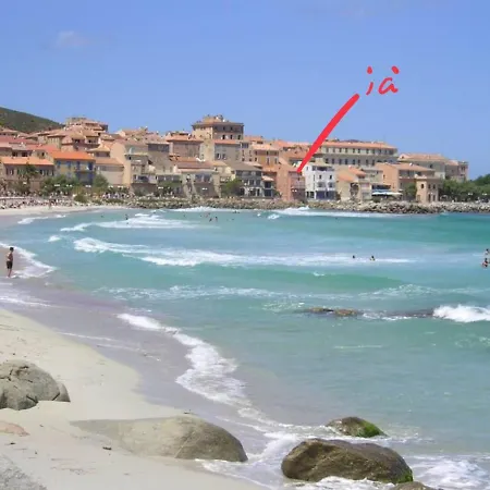 Rousse Les Pieds Dans L'eau L'Ile-Rousse (Corsica)