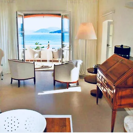 Rousse Les Pieds Dans L'eau Apartment