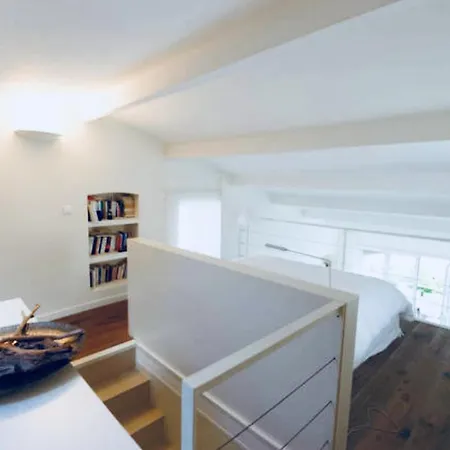 Rousse Les Pieds Dans L'eau Apartmán *