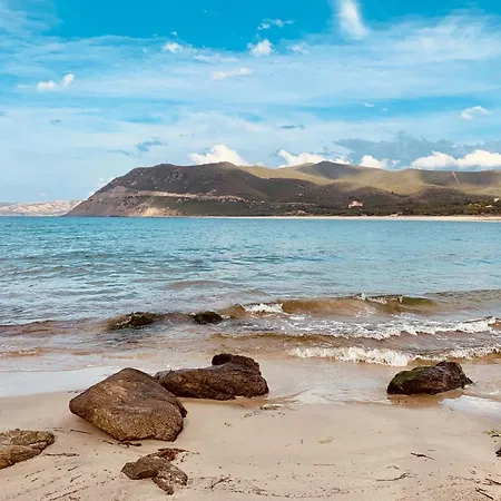 Rousse Les Pieds Dans L'eau * L'Ile-Rousse (Corsica)