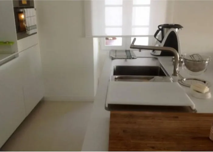 Rousse Les Pieds Dans L'eau LʼÎle-Rousse