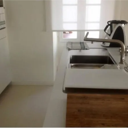 Rousse Les Pieds Dans L'eau LʼÎle-Rousse