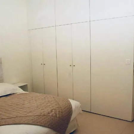 Rousse Les Pieds Dans L'eau LʼÎle-Rousse